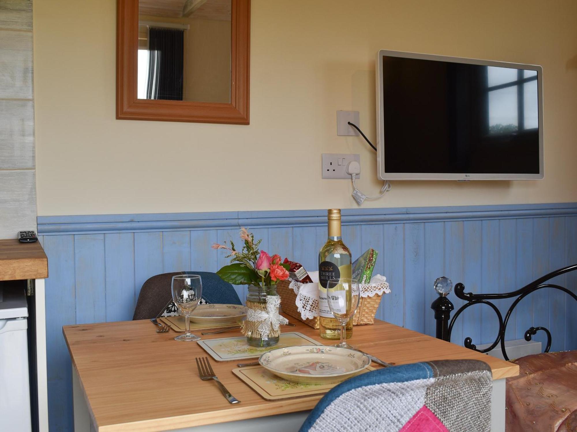 The Shepherds Hut Herstmonceux Bagian luar foto
